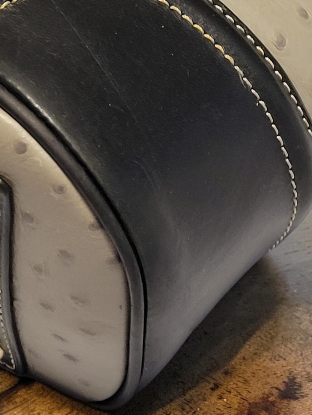 Dooney & Bourke EUC! Grey Ostrich Embossed Leather HOBO with Wallet & Dustbag - Picture 5 of 16